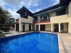休闲度假商务接待三亚亚龙湾近海超大五室私家泳池花园KTV别墅