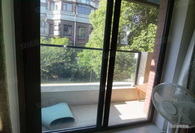 花园洋房四房 有产权车位 尼德兰一期 诚意出售钥匙看房