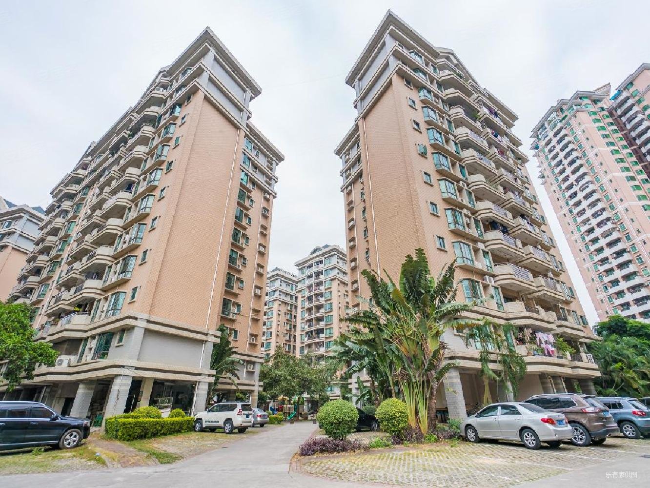 便宜出售豪装3房丽都花园满五业主红本在手可看房