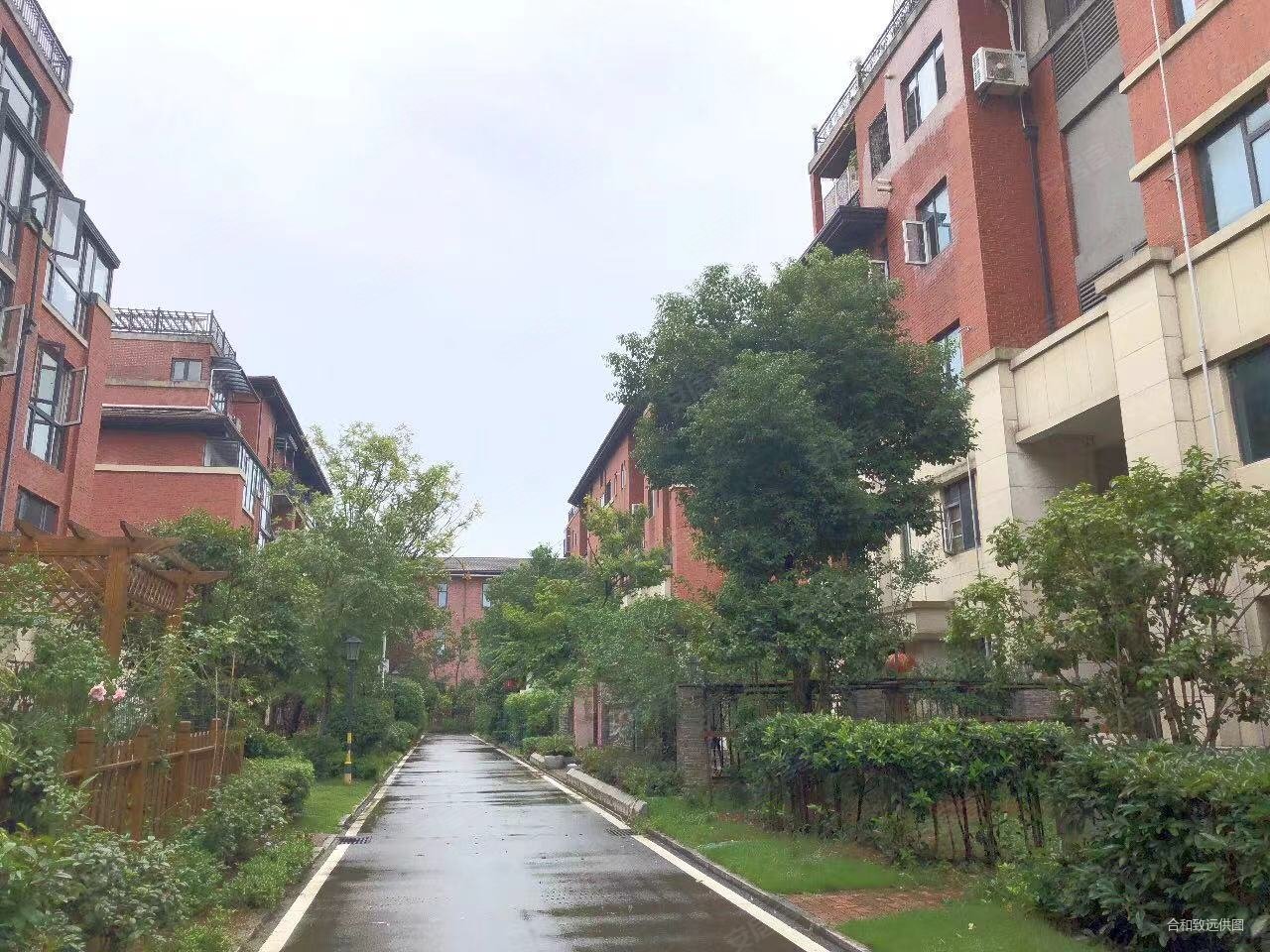 联投花山郡别墅