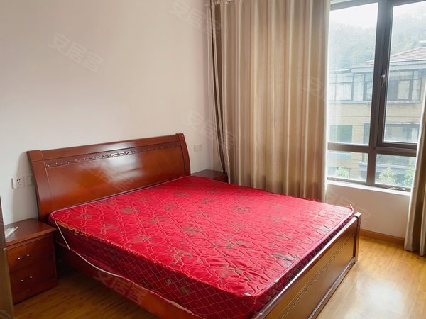 杭州临安临安城区御城涵园御城涵园 422户型 带两个阳台 2500月包物业