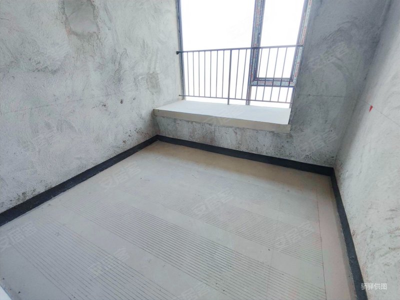 清水房,世纪金马旺龙湖云景二手房,66万,4室2厅,2卫,125平米-重庆安居