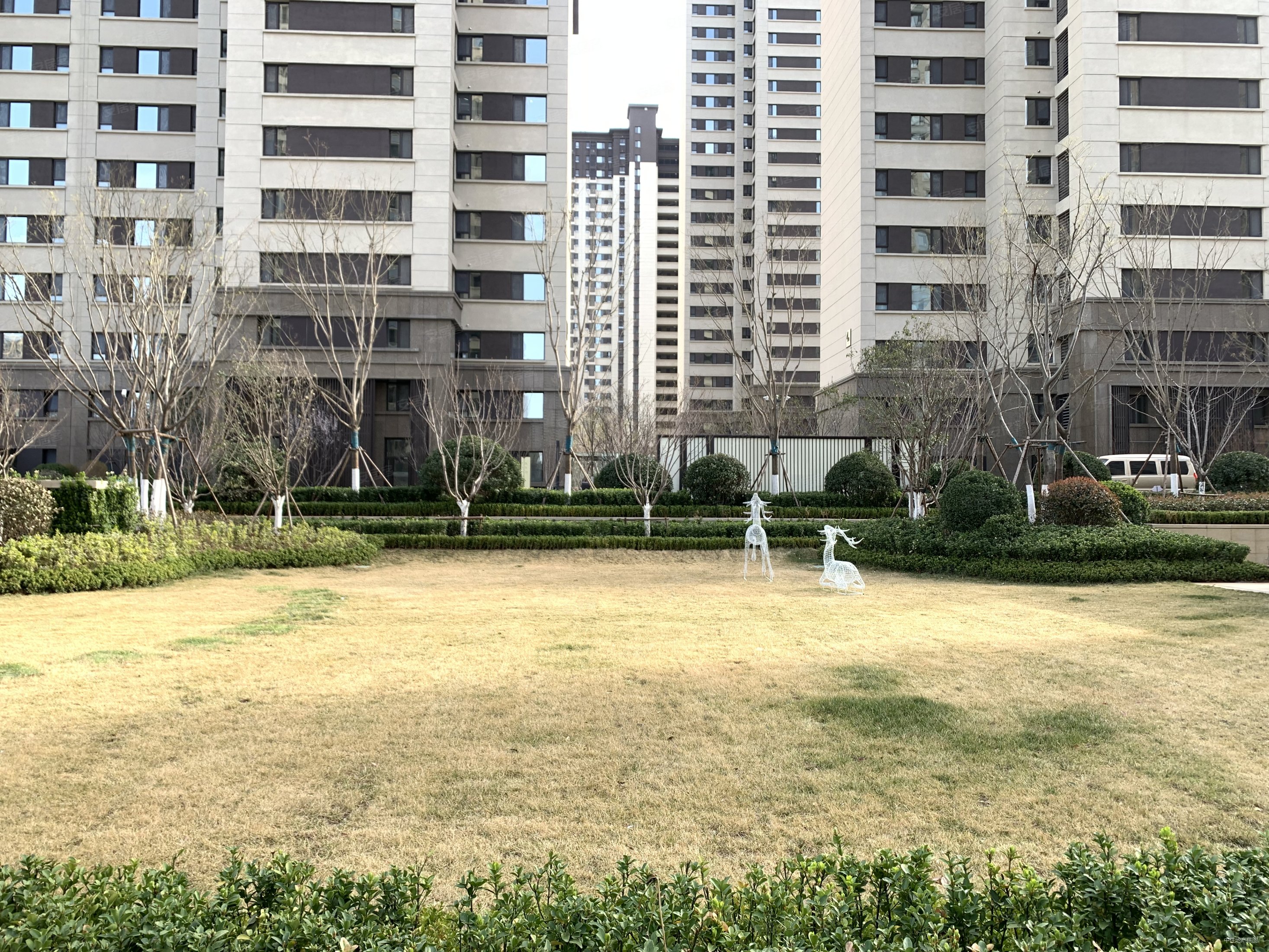 济高梧桐郡3室2厅2卫124.28㎡南北272万