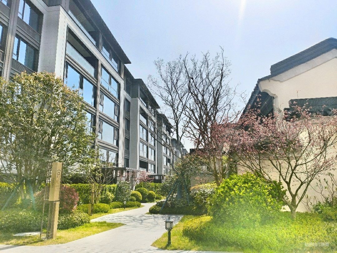 融创揽月府二期总高6层的洋房看房方便