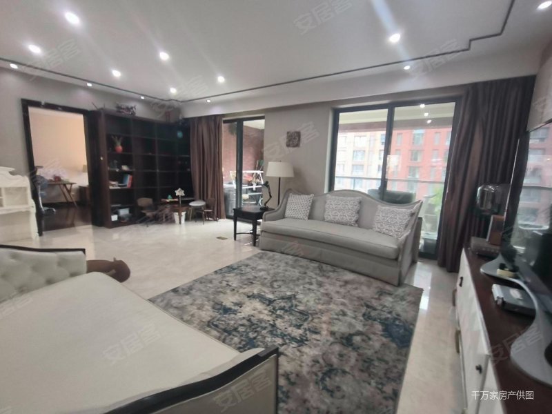 陆家嘴公馆 商圈成熟 医疗配套成熟 南北通透 中间楼层