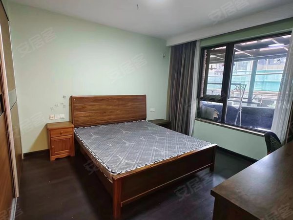 宁波鄞州万达广场隆兴峰景苑隆兴峰景苑 精装整租2室2厅1卫 地铁口