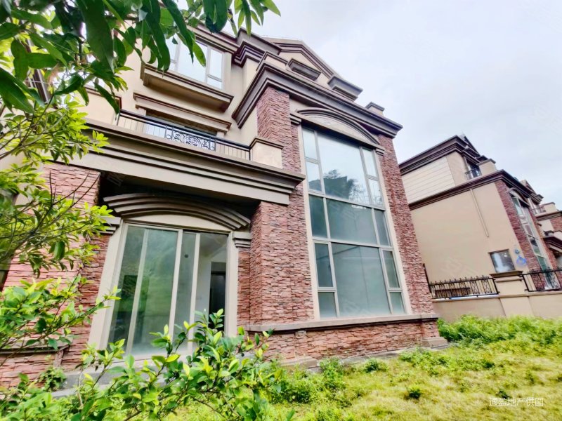 海逸豪庭御峰(别墅)6室2厅6卫322.68㎡东南1620万