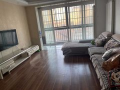 沂南城区第二实验小学银座花苑2楼三室一厅带车库家具家电齐全年租14万（含暖气费出租房源真实图片