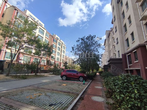 青岛莱西周格庄尚城家园联富商城附近 精装少住 带底屋 家具家电齐全