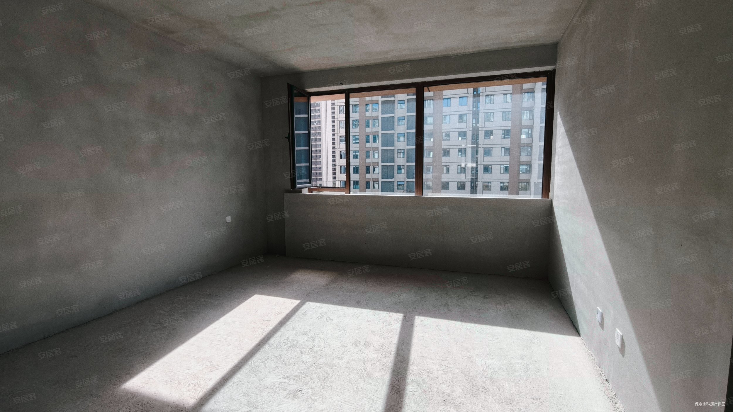 云玺首府4室2厅4卫239㎡南北257万