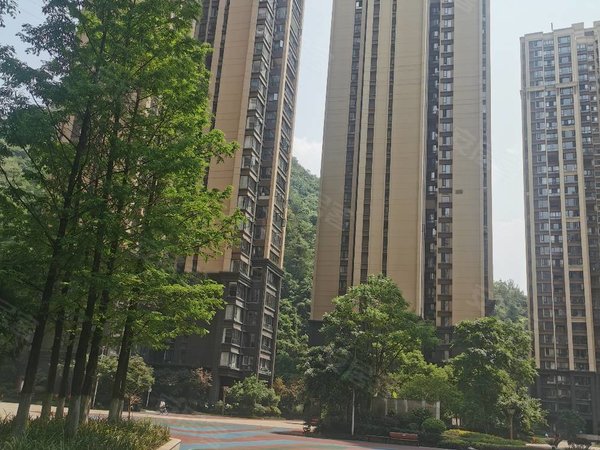 清镇保利凤凰湾澜湾组团3号线地铁口保利凤凰湾2室2厅精装修1700每个