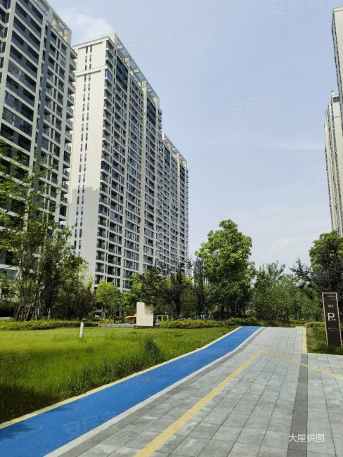 融信美好宝龙澜天3室2厅2卫86.33㎡南103万