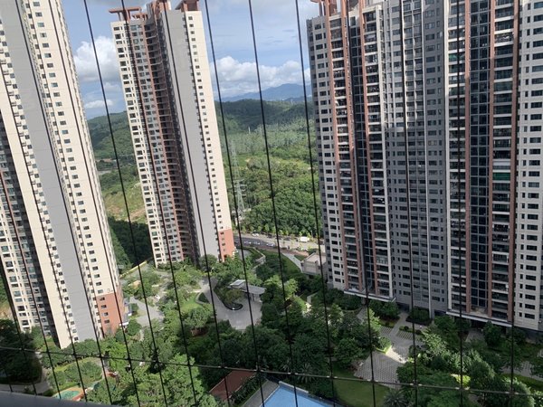 深圳龙岗坪地君胜熙珑山龙岗新生 精装三两卫朝南 装修保养好 可谈价