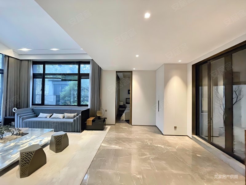 样板间出售,软装硬装全留,添置个人物品可拎包入住,山棠春晓别墅二手