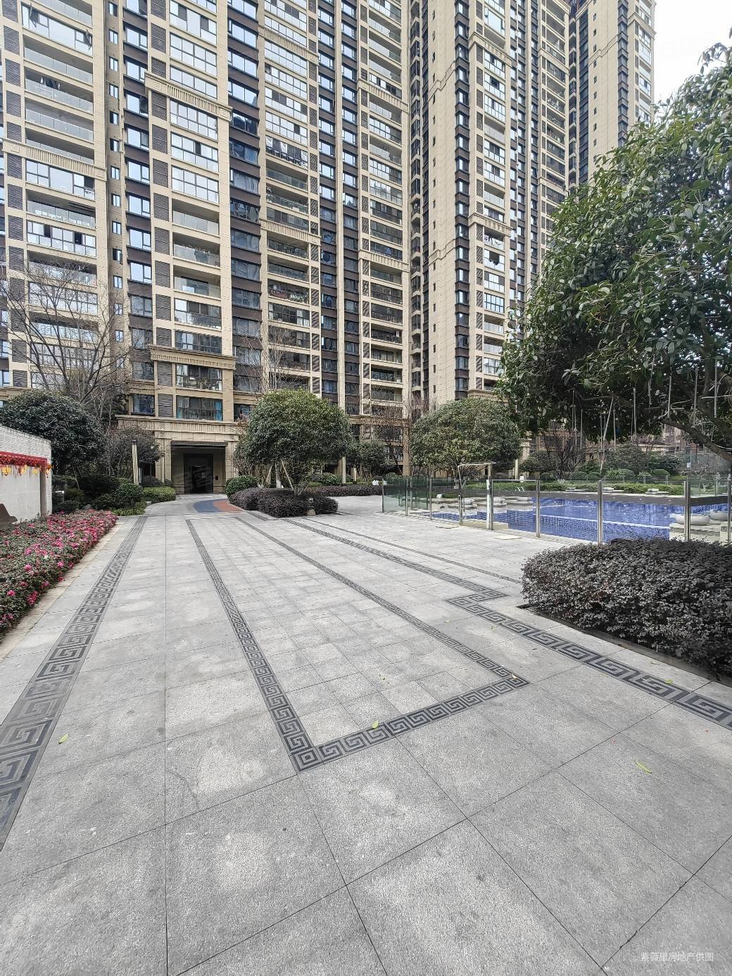 金科博翠天宸4室2厅2卫122.3㎡南北103万