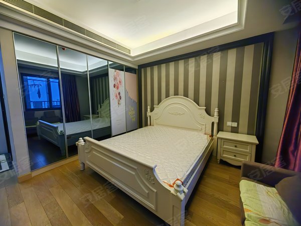 昆山玉山城南巴比伦国际广场(商住楼)一家人居住的必选好房 新式装修