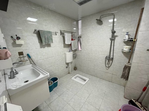 荆州监利监利城区银湖城银湖城,逛街上学,交通方便,公园环绕,去哪都近