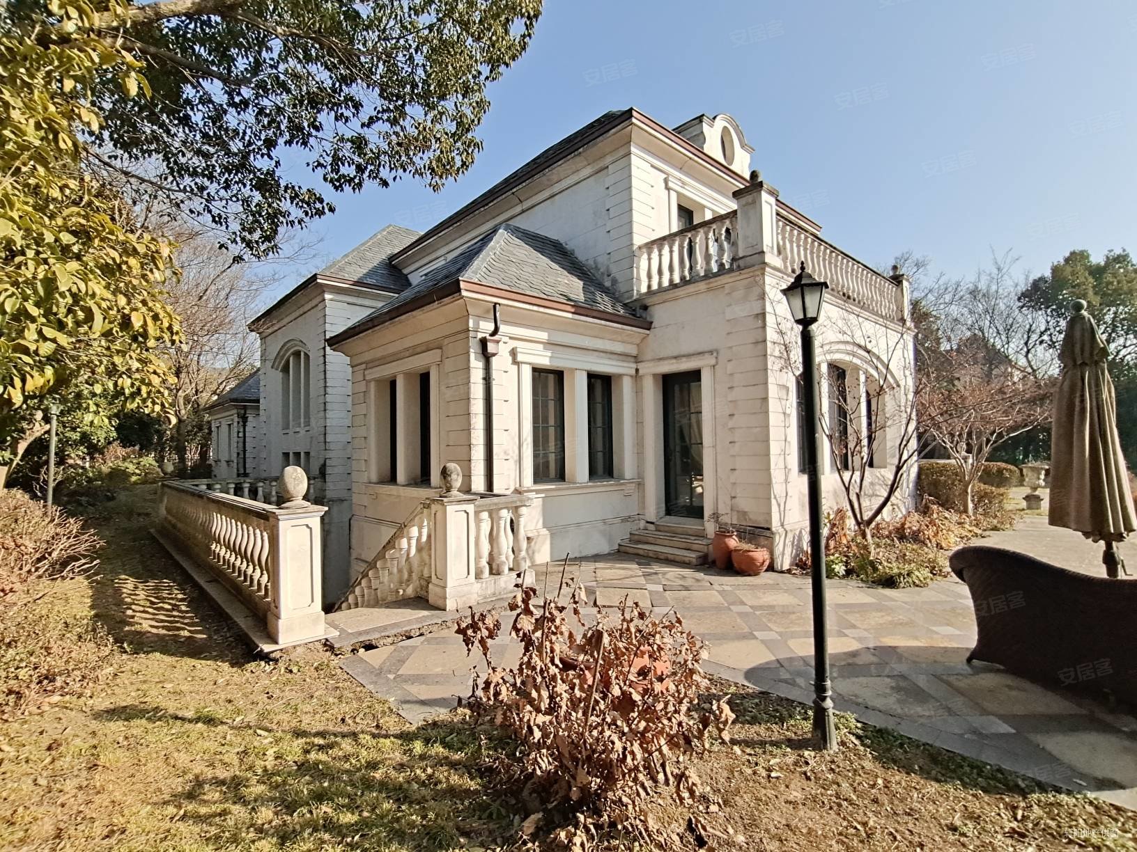 急售淀山湖壹号豪装独栋花园四亩带室外泳池豪装拎包入住