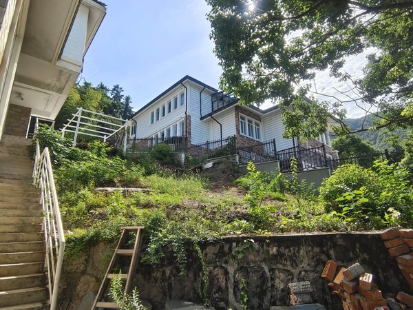 杭州富阳银湖秀水山庄地铁口独栋别墅带装修!适合摄影工作室!花园400!