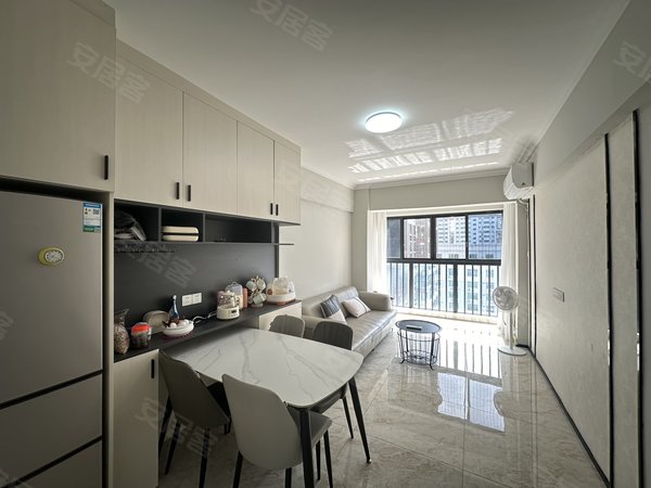 潮州湘桥潮枫路滨江华府滨江华府电梯中层70平2房,东南向,出租,只租