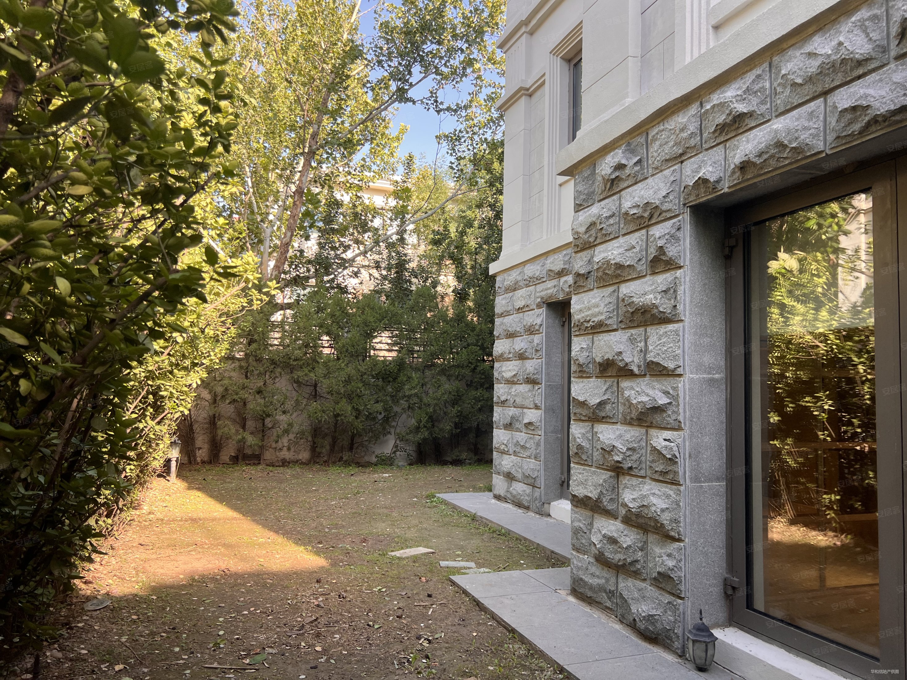 北京房产网>北京二手房>顺义二手房>天竺二手房>棕榈滩别墅>