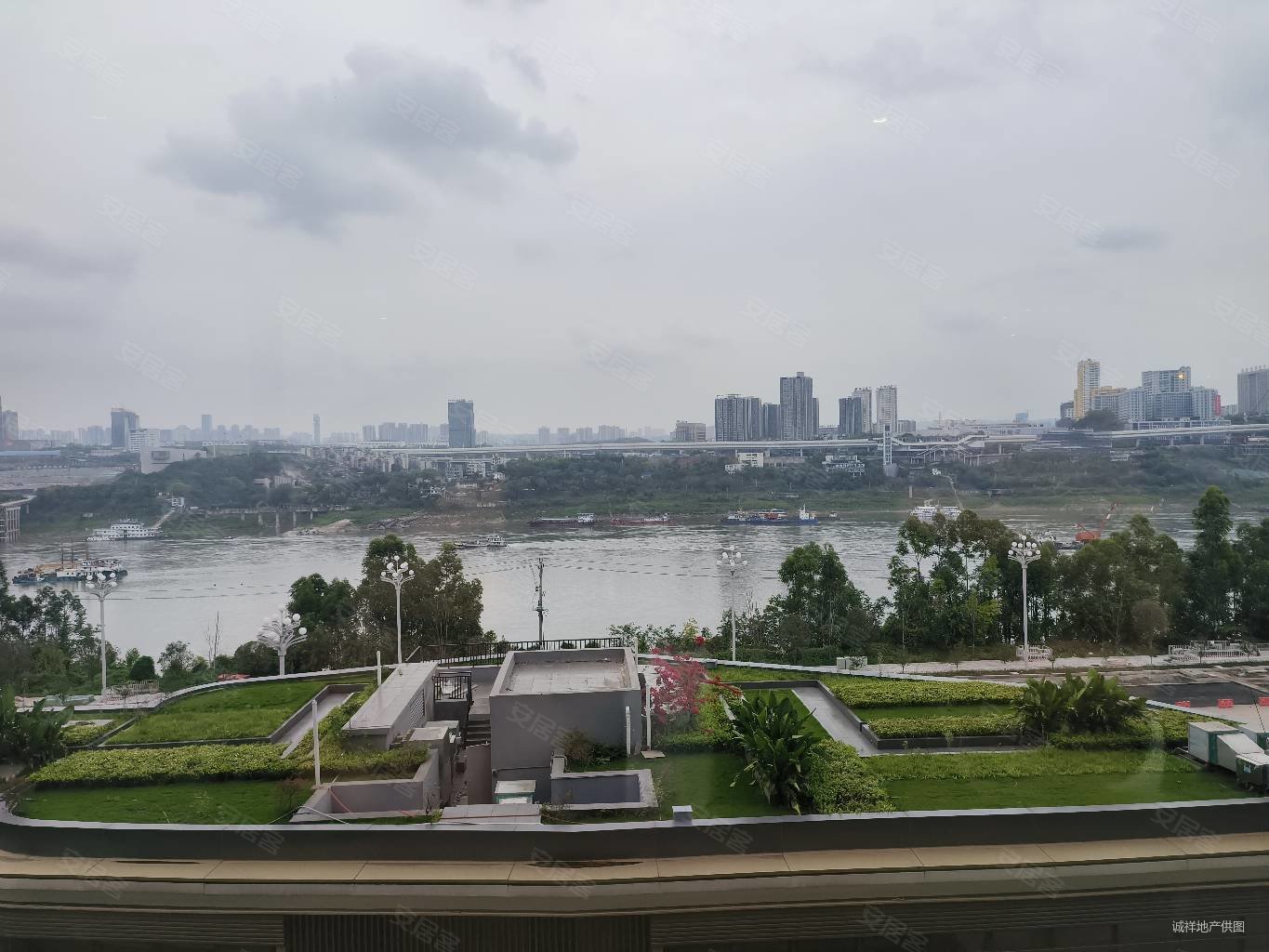 保亿御江临风4室2厅3卫221㎡南北600万