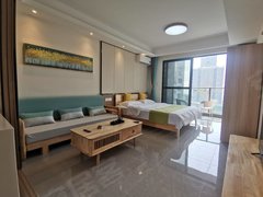 铂悦湾全新精装一房一卫出租。家具家电齐全，全新。