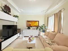 上海闵行颛桥现代简约装修 小区中心位置 出门见中央绿化 近邻地铁双广场出租房源真实图片