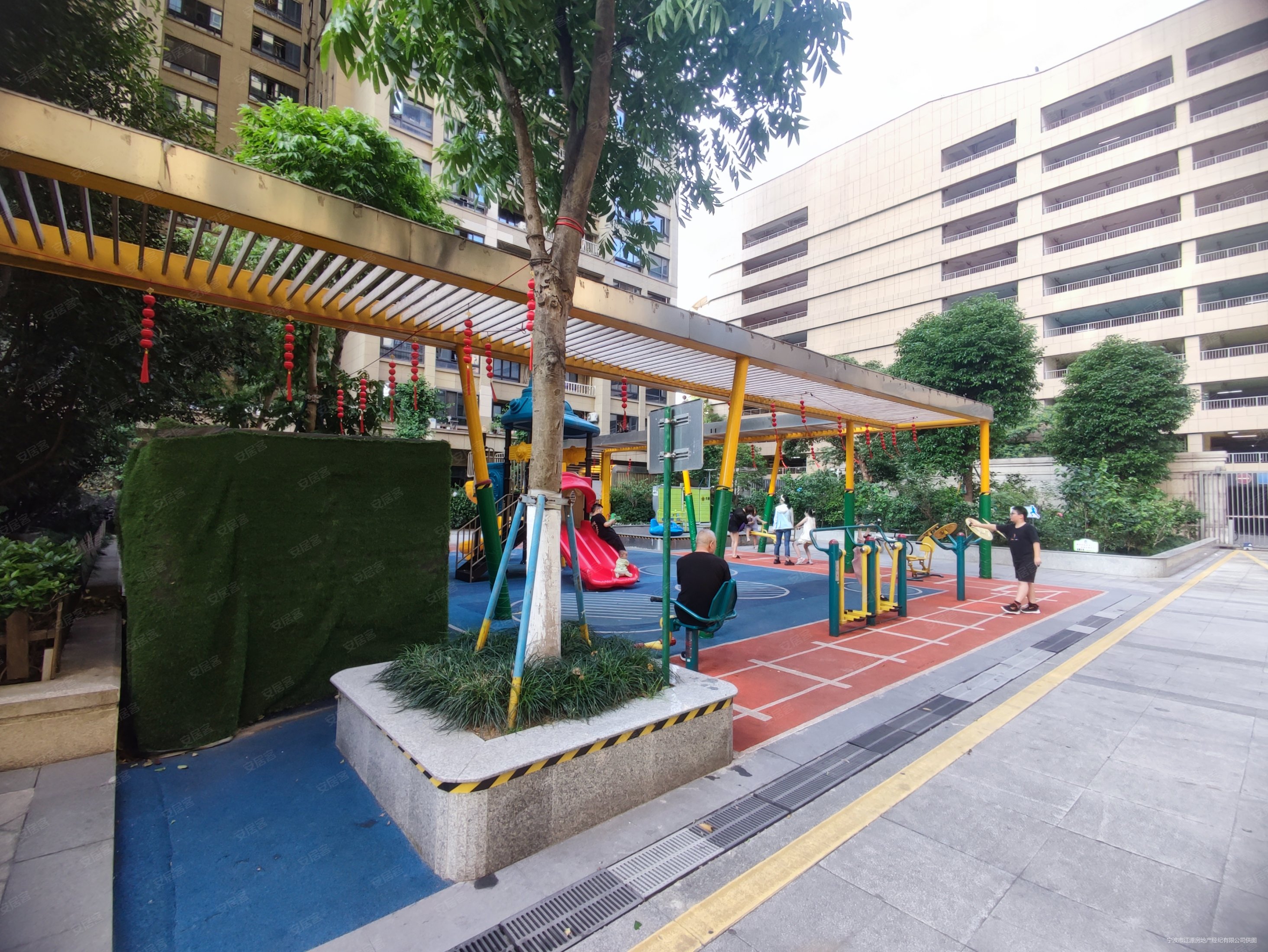 罗蒙环球城公寓