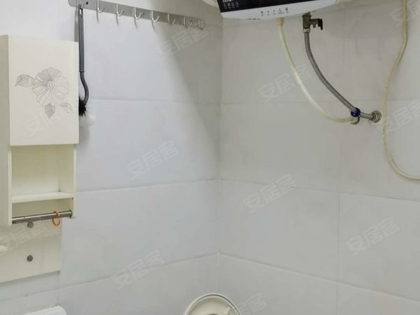 桂林临桂花生唐花样年麓湖国际花样年麓湖国际 简装一房两厅一卫 700包物业出租房源真实图片