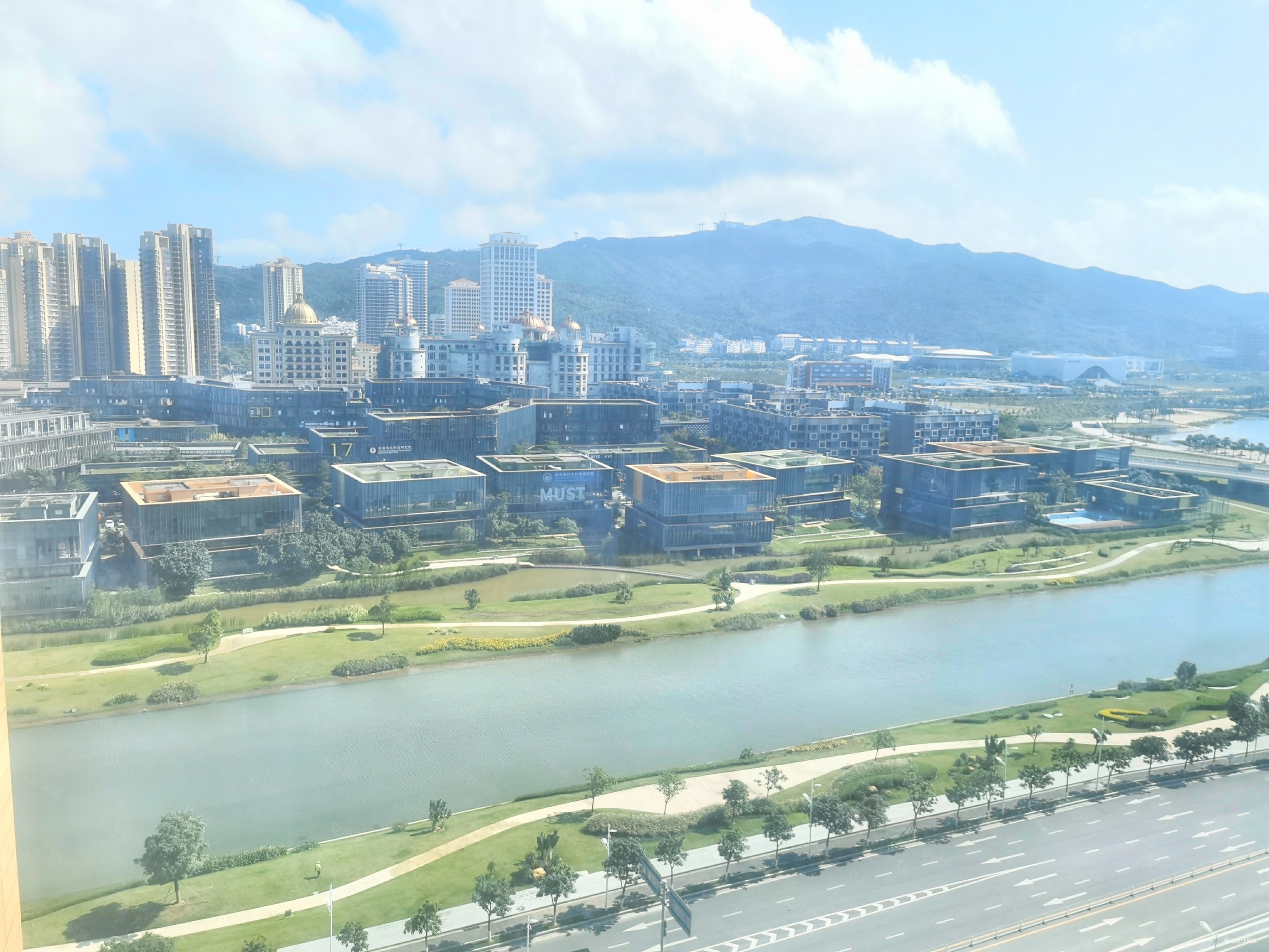 横琴口岸华融琴海湾南北通大三房业主急卖全新未入住