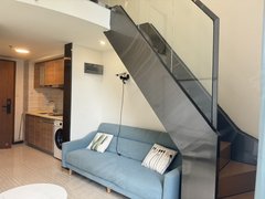 海口龙华城西新城吾悦广场附近恒大复式一房一厅一卫 拎包入住 随时看房出租房源真实图片