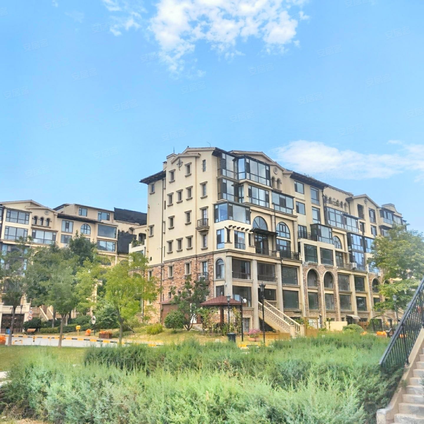 小别墅55平院,绿地山鼎庄园二手房,260万,4室2厅,4卫,200平米-太原