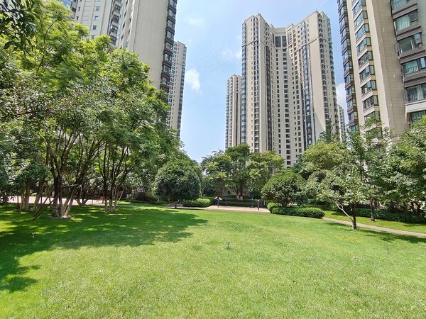 昆明西山前卫营金地九樾金地九樾 精装三房 南北通透 书林一小旁 视野