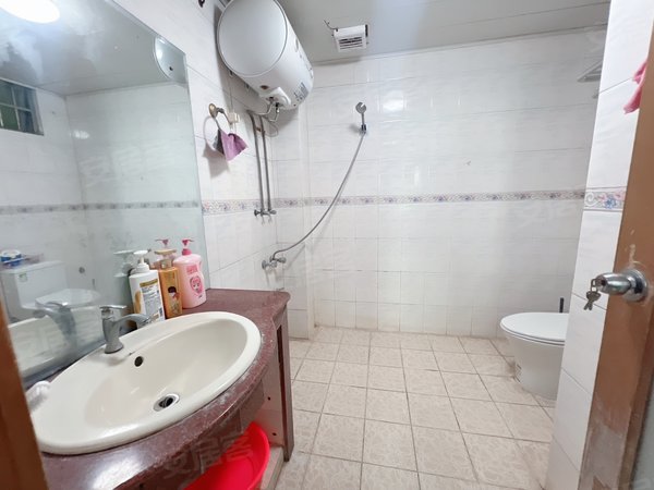 珠海香洲凤凰北鸿福大厦情侣路旁 鸿福大厦 实用电梯2房 急租 随时