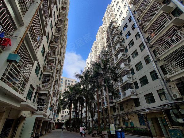 深圳龙华梅林关口鑫海公寓(龙华)白石龙地铁口,小区二房一厅,民水民电