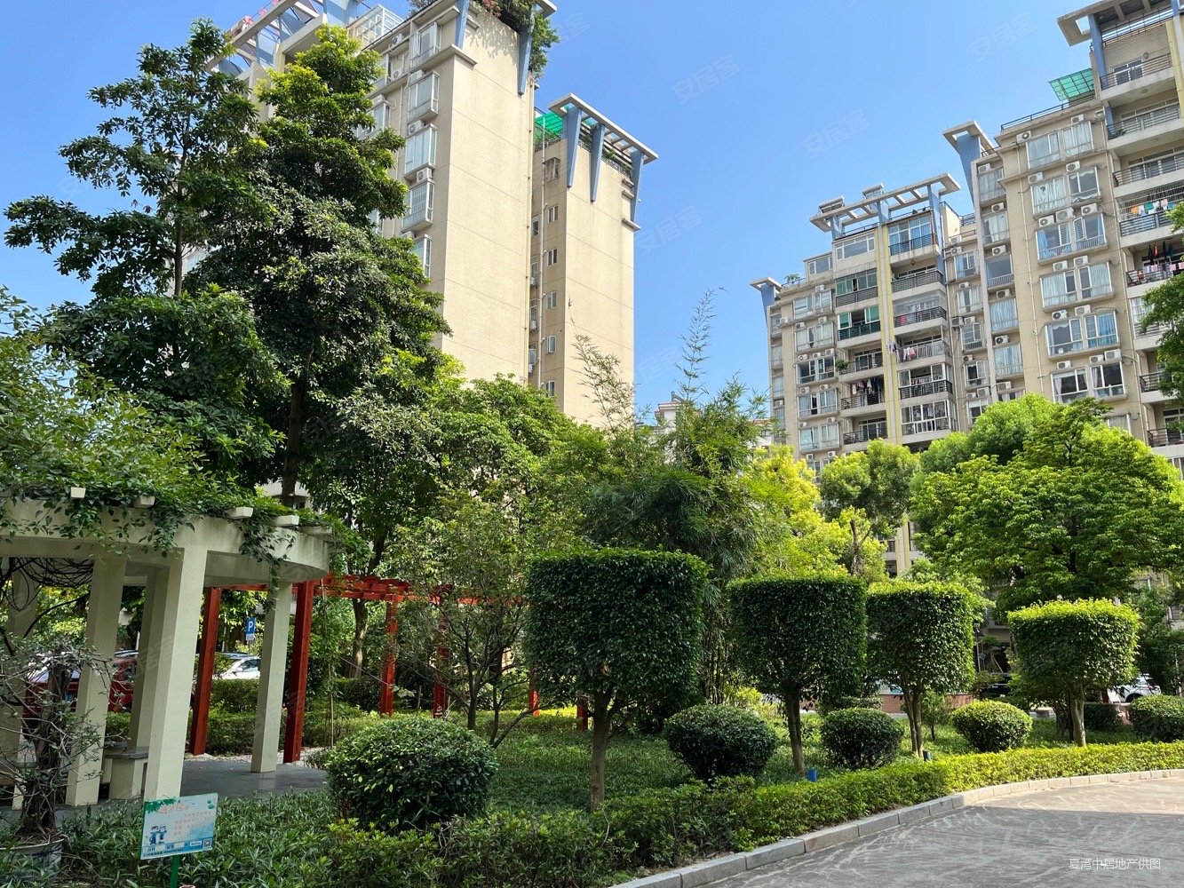 朗晴居中空复式六房三卫豪华装修带天台花园