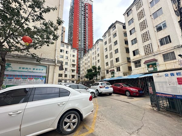 1600高新一小对面 3楼经典正园鑫苑出租房源真实图片