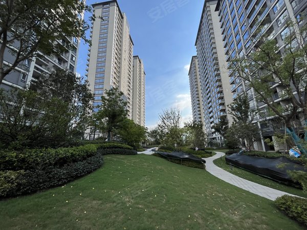 杭州富阳银湖众安顺源府众安顺源府三室 灰黑高档家具真实价格 小区内