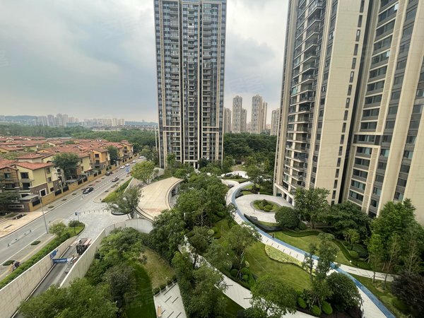 重庆渝北大竹林龙湖九里峰景近轻轨 6号线 精装修 拎包入住 楼下大