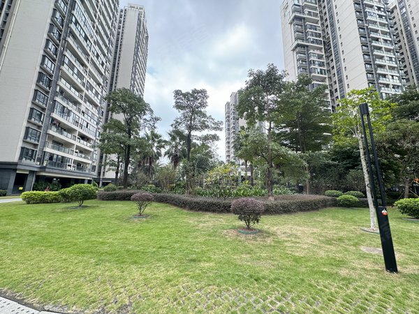 广州荔湾桥中悦江上品苑急租 悦江上品苑 精装高层南向3房2卫 家私