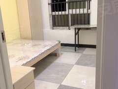 淮安清江浦淮海南路不是中介，四季金辉大小单间，主卧独立卫，300起租价格实惠。出租房源真实图片