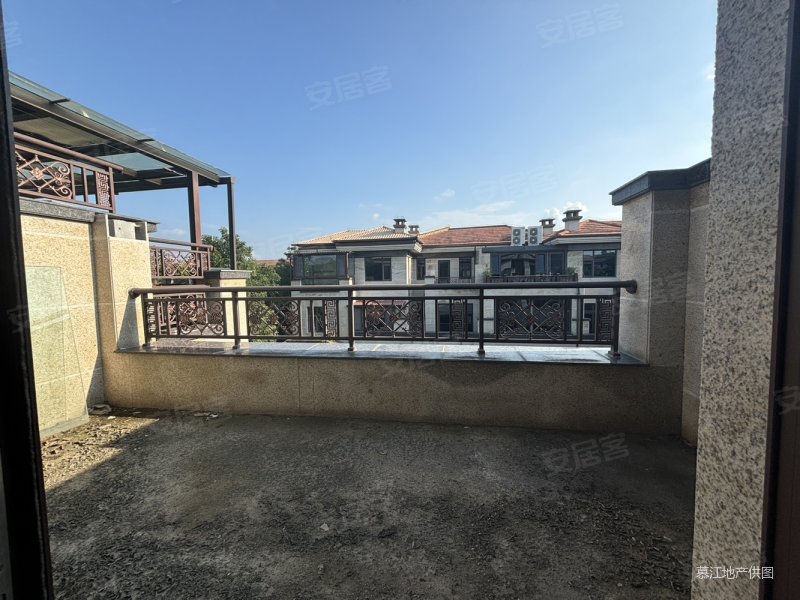 洛龙区 龙门一号 联排别墅 送露台双车位 带花园 有证满二