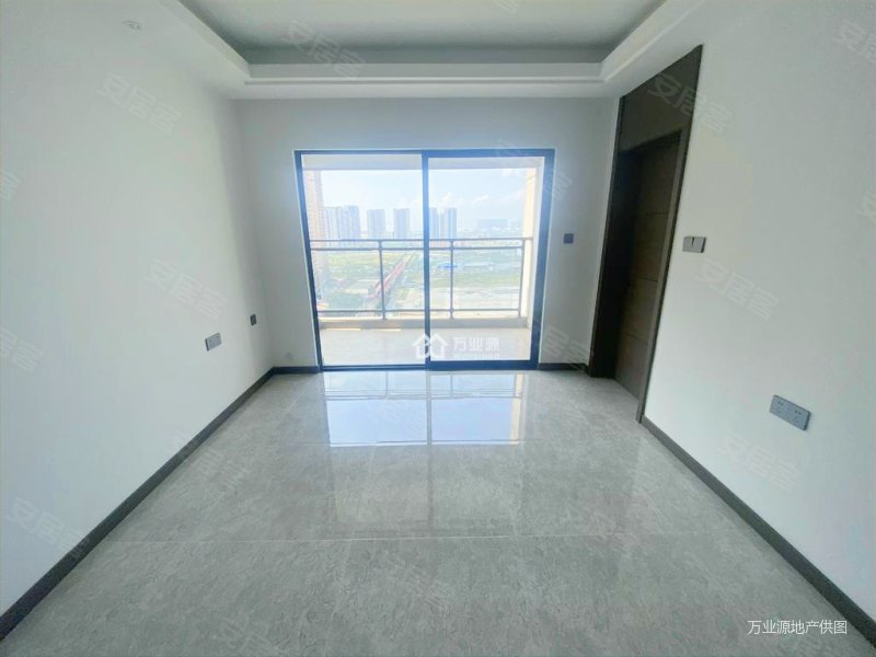 小区中心位置,万科大都会(二期)二手房,113万,3室2厅,1卫,89平米-昆明