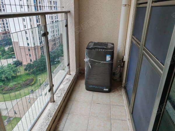 深圳坪山坑梓亚迪三村新出好房.