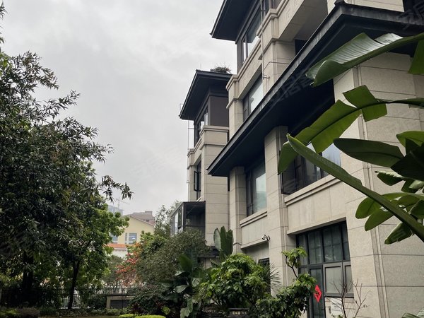 南宁良庆五象大道江山御景(别墅)五象新区别墅出租,带花园,有地下车库