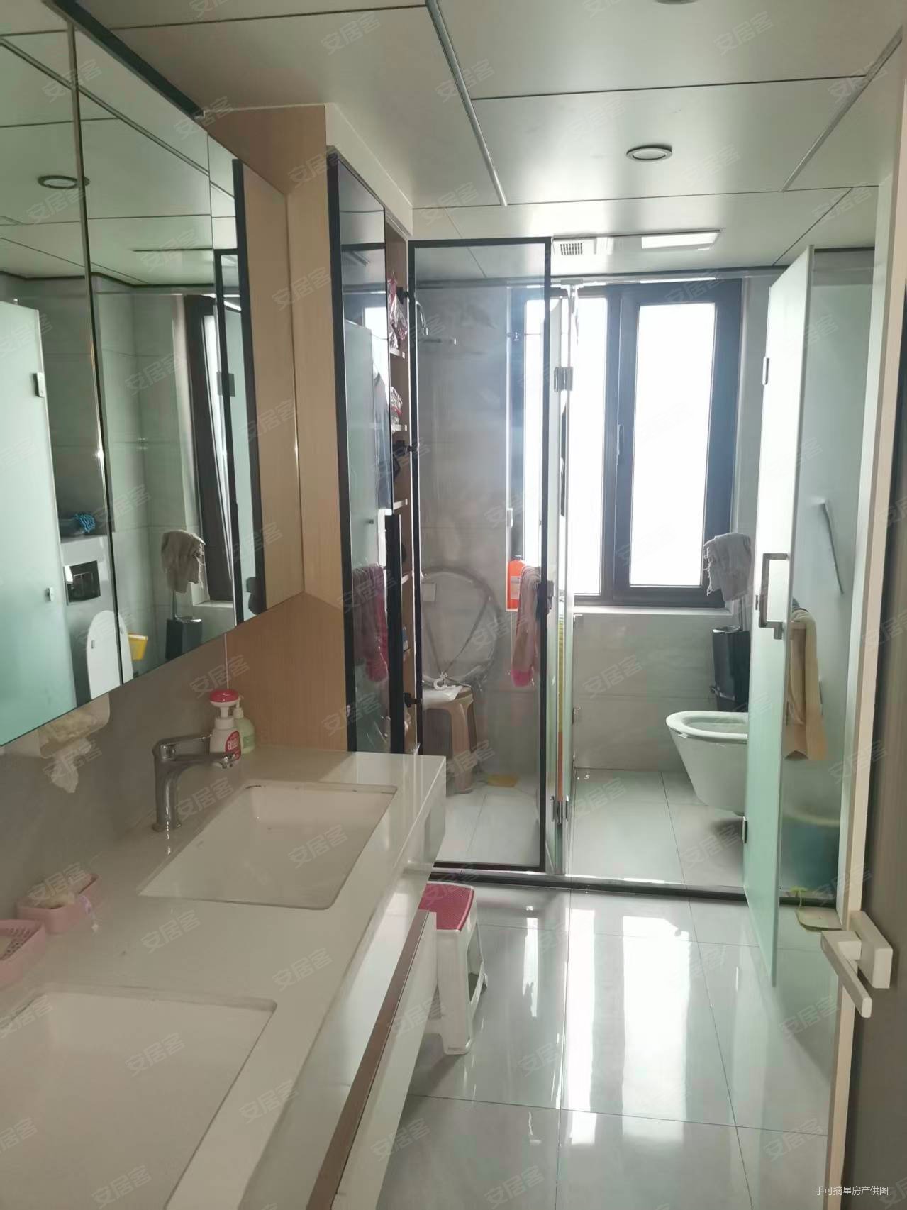 秀兰城市花园6室3厅2卫258㎡南北235万