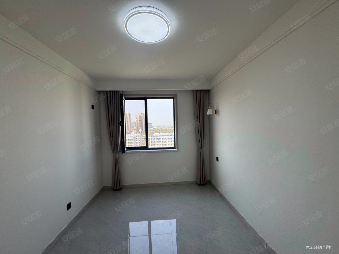 维多利亚夏郡4室2厅2卫162㎡南北115.8万