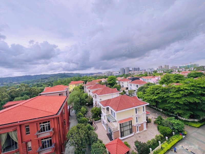 富盈加州阳光花园(别墅)6室2厅5卫469㎡南北1390万