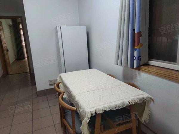 南京鼓楼许府巷工人新村(鼓楼区)工人新村低楼层两室整租,民用水电